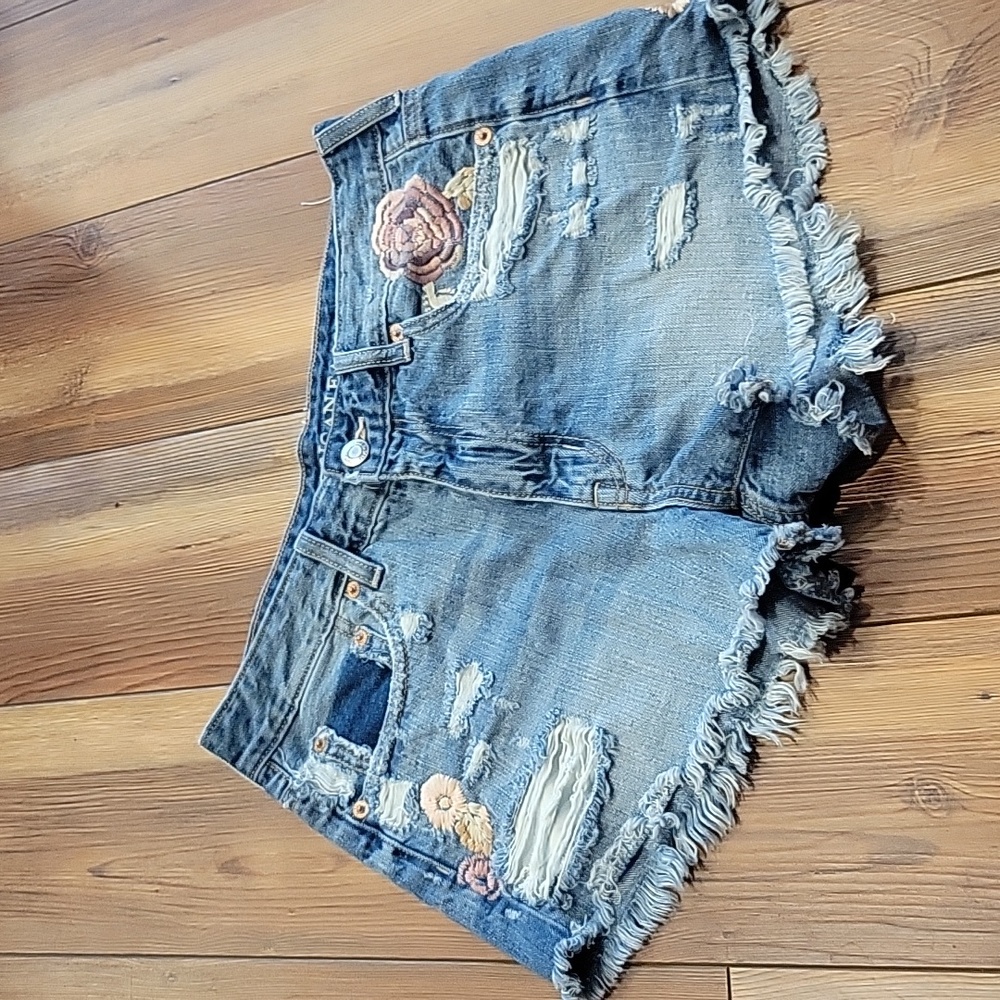American eagle embroidered distressed Jean shorts